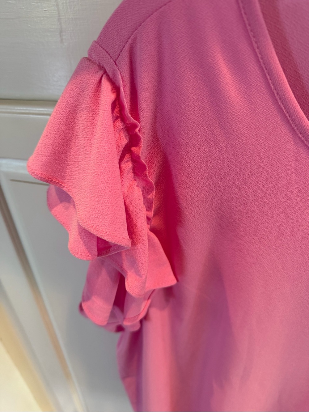 NWT CeCe Pink Ruffle Sleeve Scoop Neck Top Size 2X - Picture 3 of 5